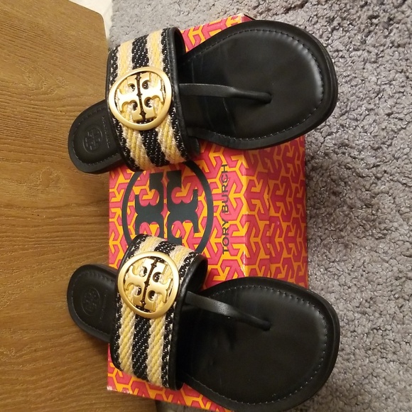 Tory Burch  sandals like new - Picture 1 of 5